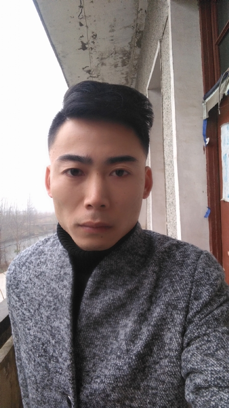 谁伴我闯荡的第一张照片--绵阳相亲服务中心