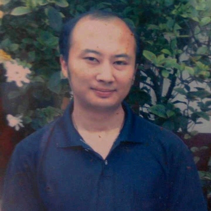 石峰里的生命的第一张照片--绵阳相亲服务中心