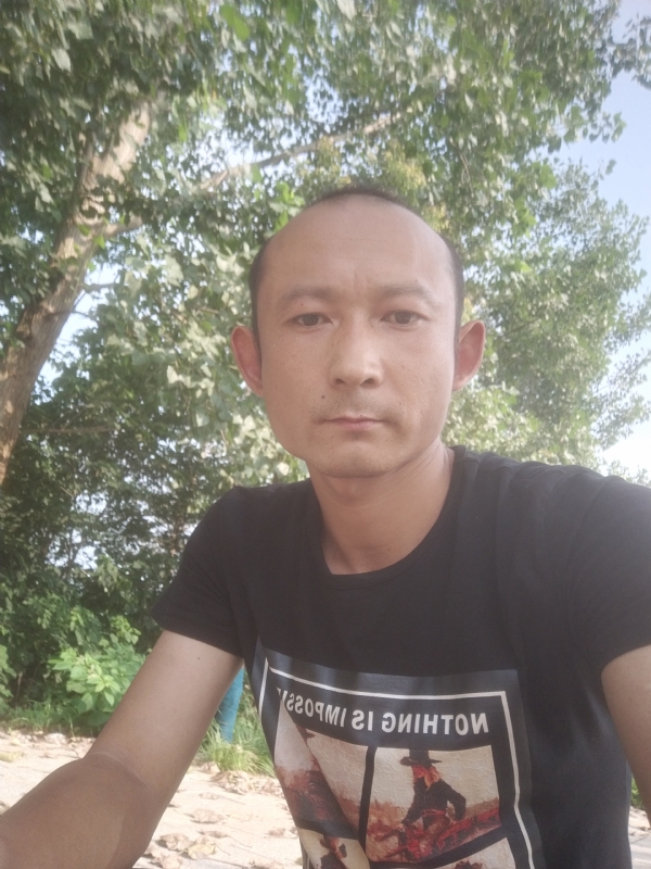 80大叔的第二张照片--绵阳相亲服务中心