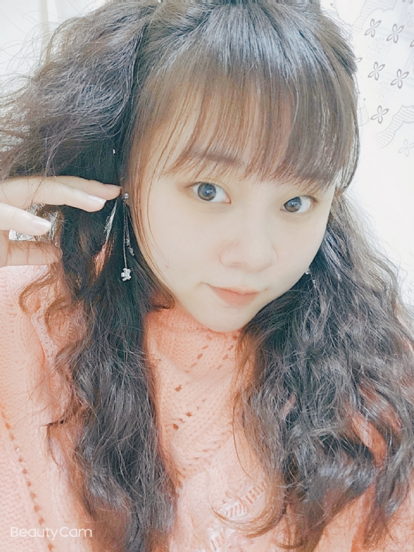 艾薇儿的第一张照片--绵阳相亲服务中心