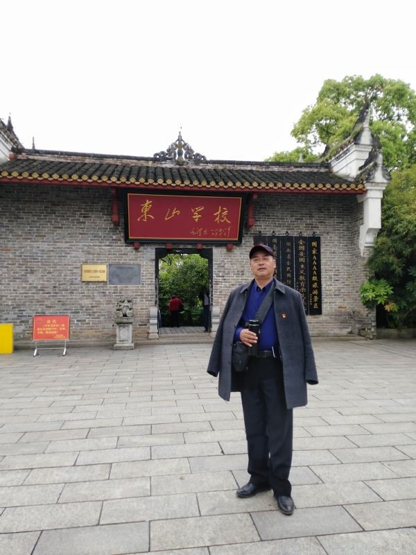 孤独的老帅的第二张照片--绵阳相亲服务中心