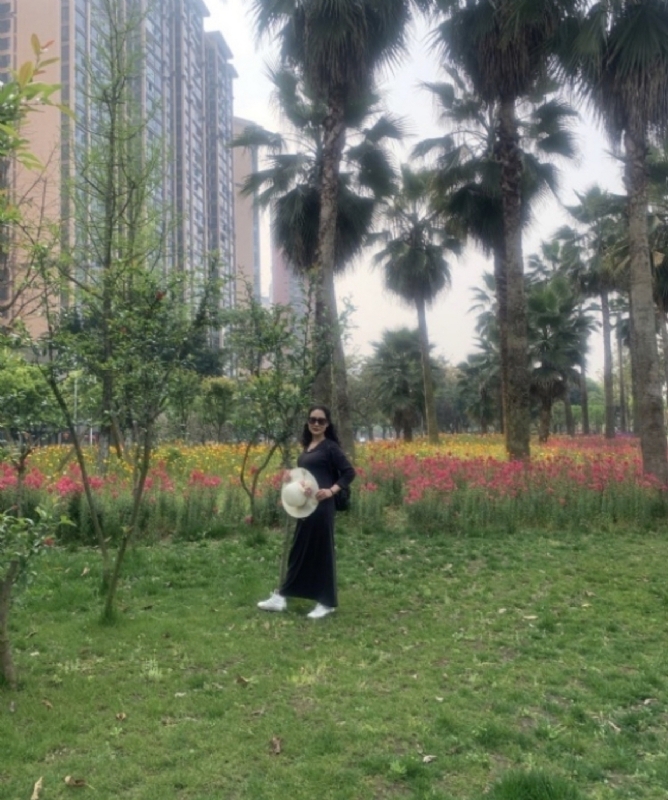 粉墨登场的第一张照片--绵阳相亲服务中心