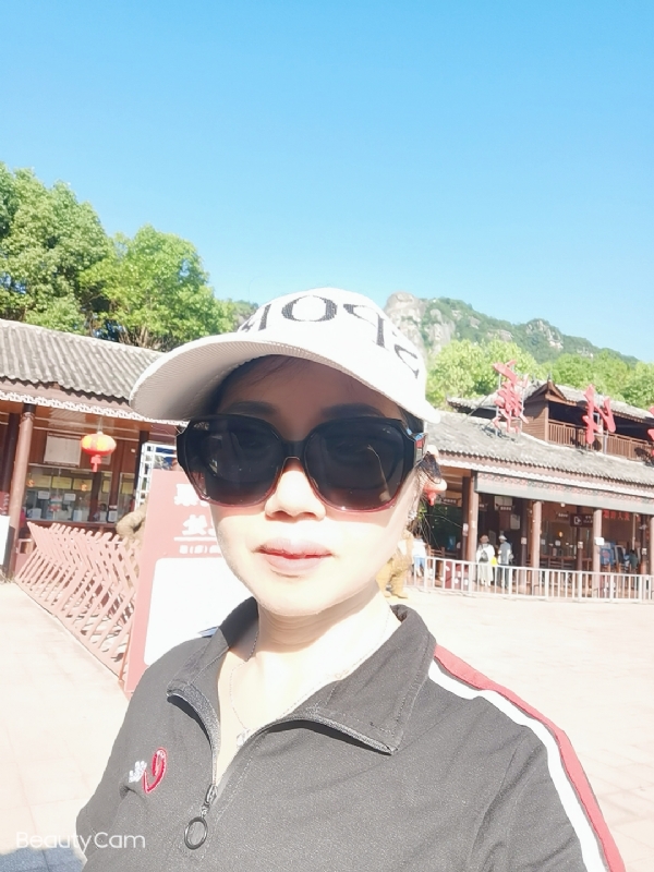山百合的第一张照片--绵阳相亲服务中心