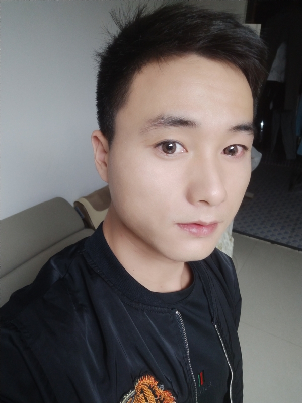 何凡的第三张照片--绵阳相亲服务中心