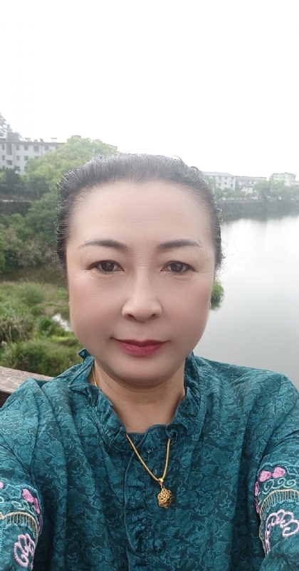 雨中情的第一张照片--绵阳相亲服务中心