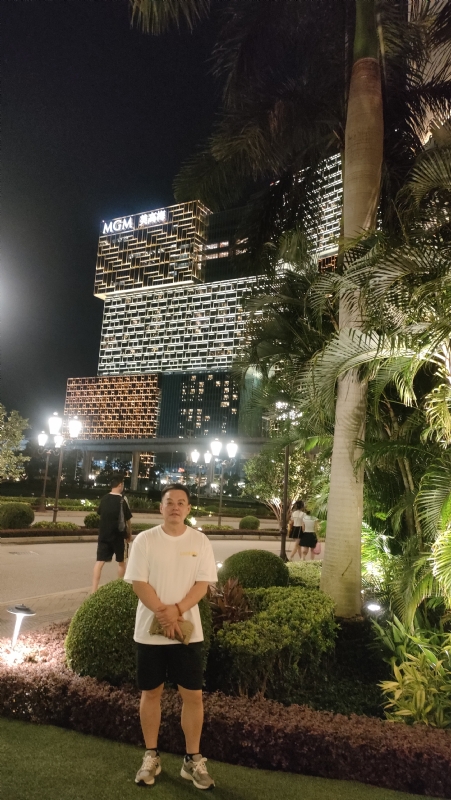 熟悉的身影的第一张照片--绵阳相亲服务中心