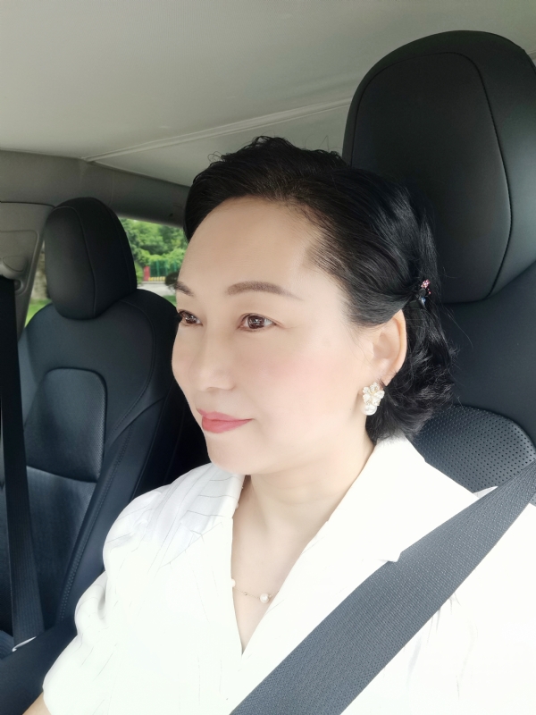 艳阳天的第一张照片--绵阳相亲服务中心