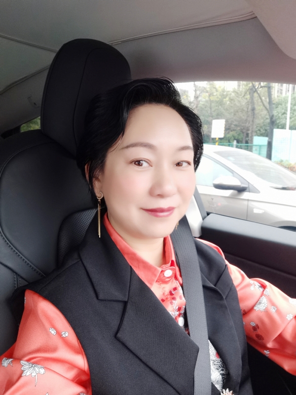 艳阳天的第二张照片--绵阳相亲服务中心