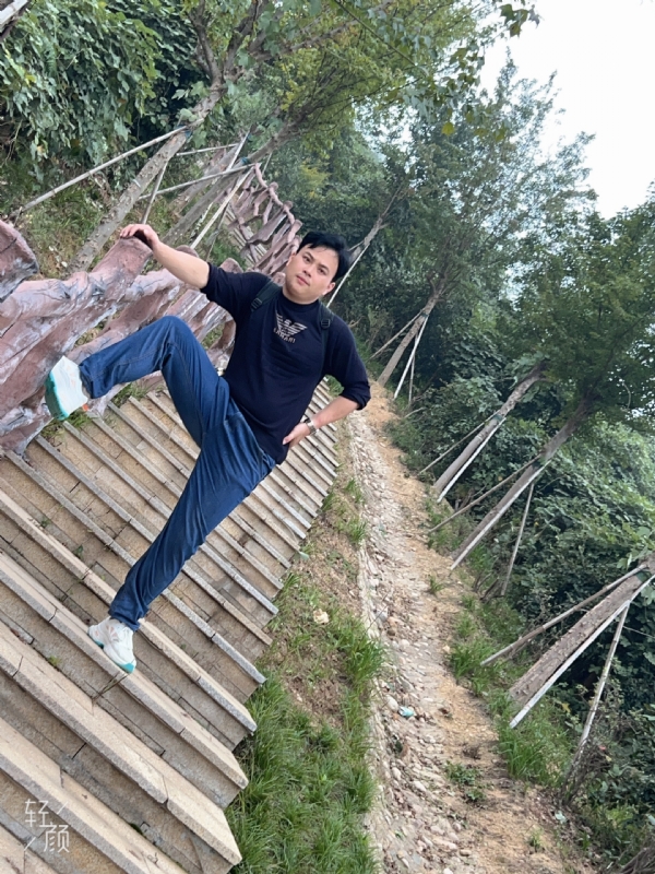 择一人白头偕老的第二张照片--绵阳相亲服务中心