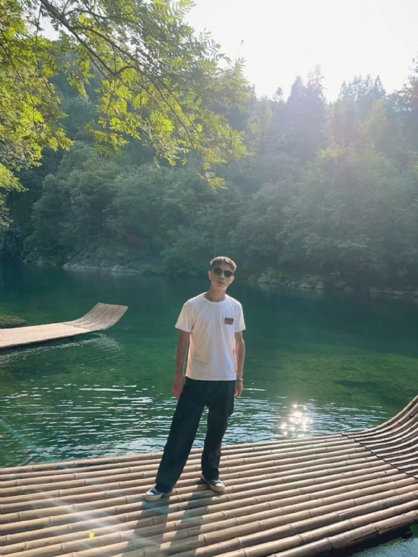 林言的第二张照片--绵阳相亲服务中心