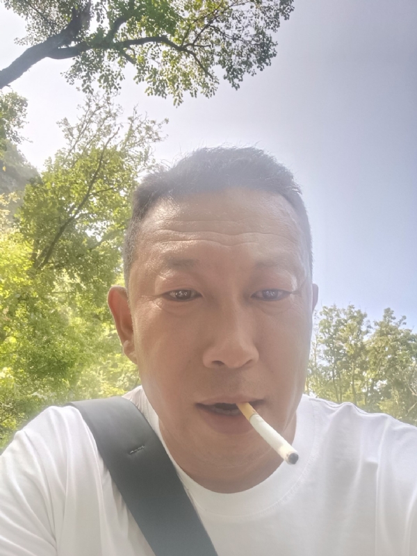 中年大叔的第一张照片--绵阳相亲服务中心