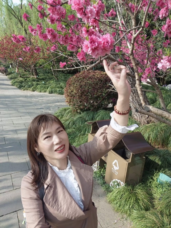 丽娜的第四张照片--绵阳相亲服务中心