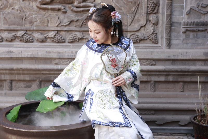 认真的雪的第一张照片--绵阳相亲服务中心